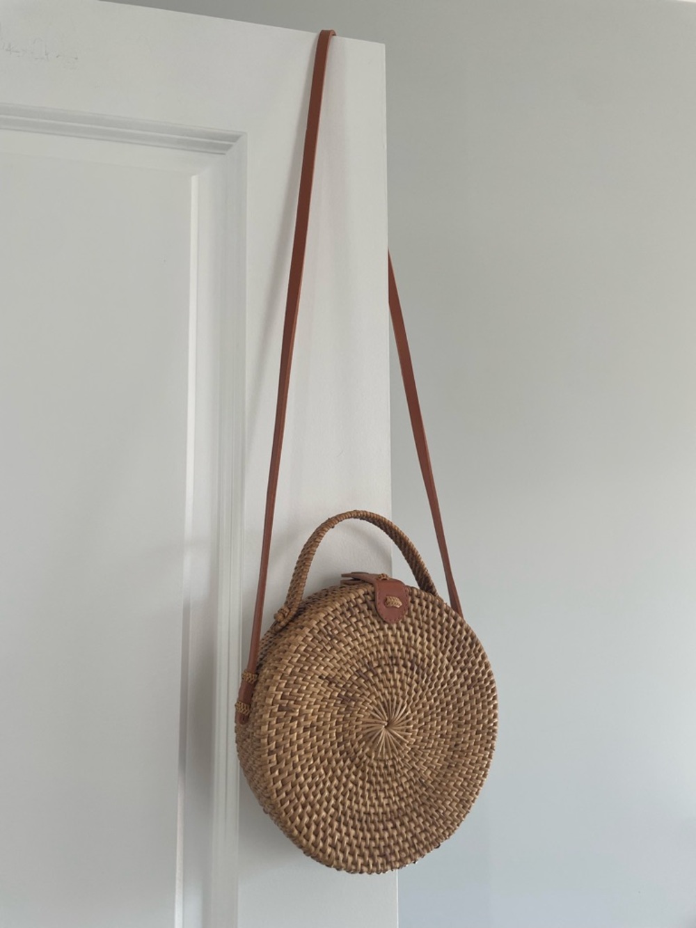 Round Woven Crossbody Bag in Tan with Leather Strap